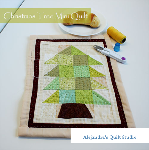 Christmas tree mini quilt tutorial