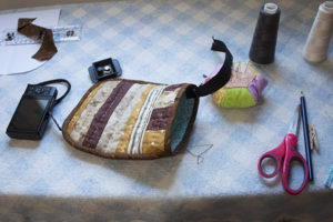 Como Hacer Una Bolsita Patchwork de cuadros