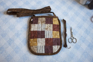Como Hacer Una Bolsita Patchwork de cuadros