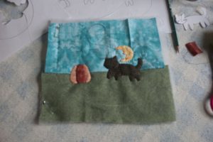 mini quilt de otono con gato calabaza y luna