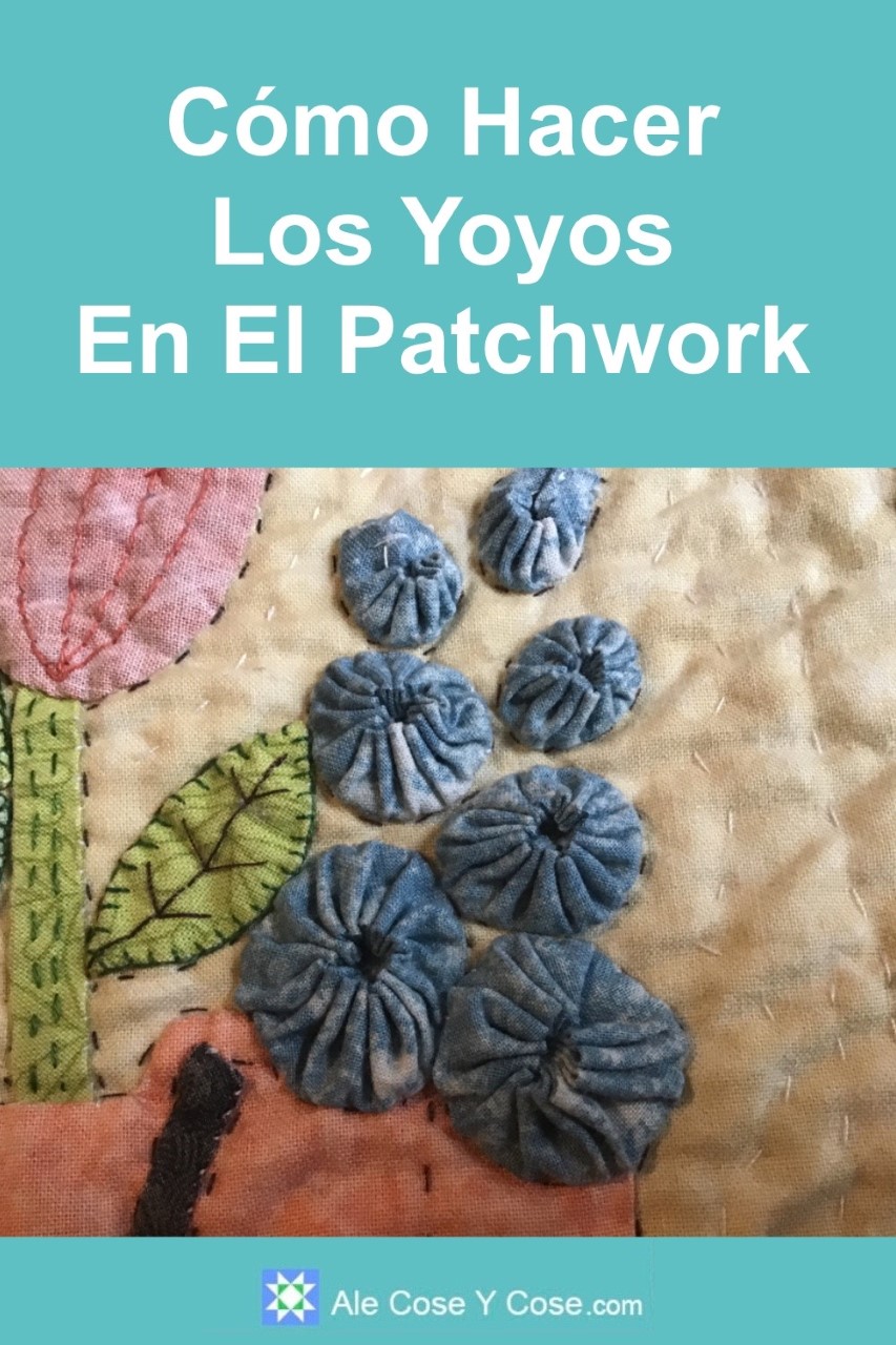 Hacer Yoyos Para El Patchwork - flores de tela color azul hechos con circulos de tela fruncidos 