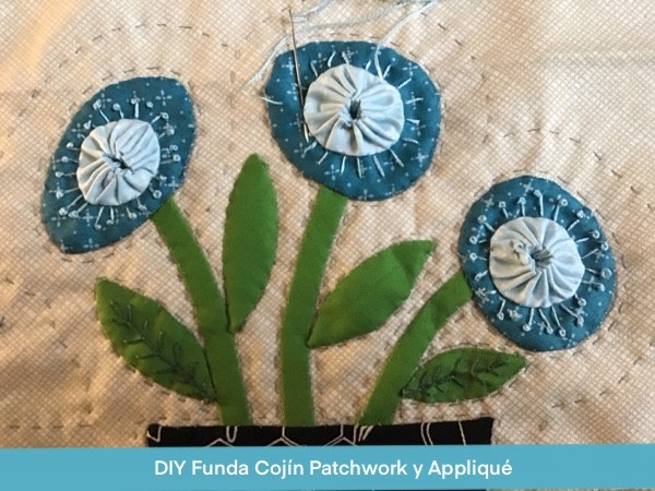 Cojin Patchwork Con Flores En Applique